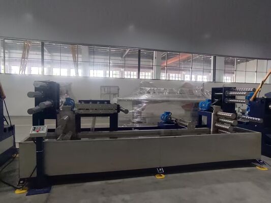 55 Meter lange PP-Extrusionslinie mit 235 kW Leistung