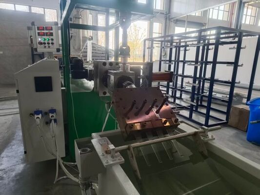 Vorbehandlungs-Trocknungsmodul integriert in Materialbehälter PP-Band-Extrusionslinie