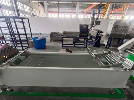 Echtzeit-Anzeige der Produktionsdaten: Geschwindigkeit, Länge, Spannung und Temperatur